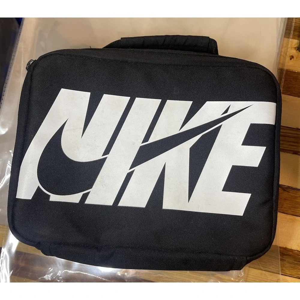 NIKE Insulated Lunch Box  Black & White  10
